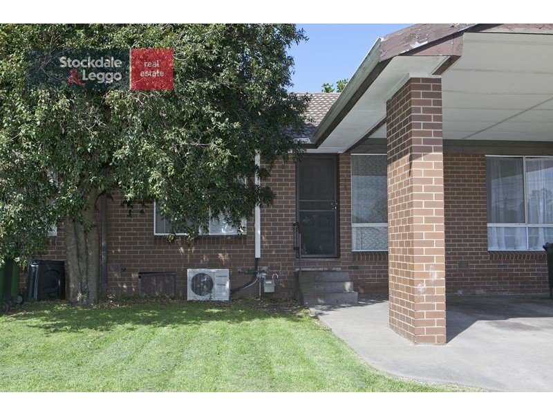 2/65 Hewish Road, Croydon VIC 3136