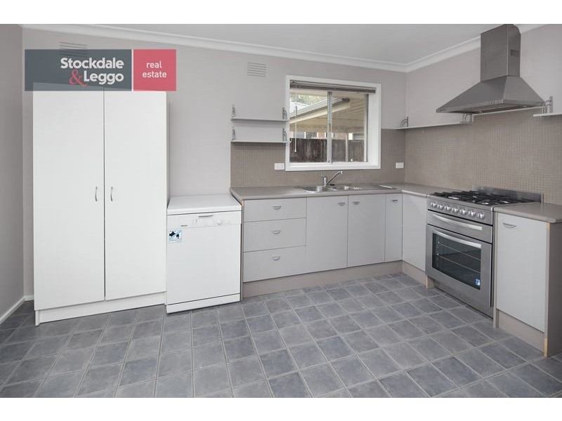 32 Croydondale Drive, Mooroolbark VIC 3138