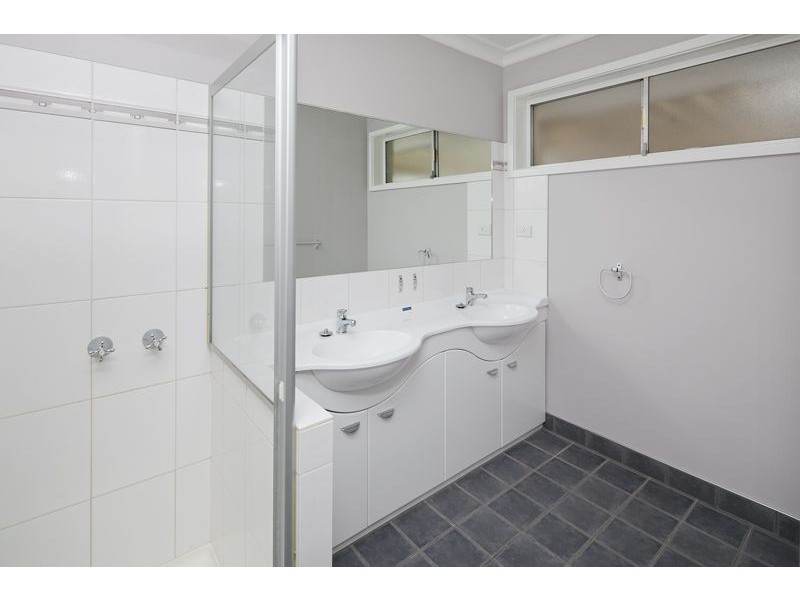 32 Croydondale Drive, Mooroolbark VIC 3138