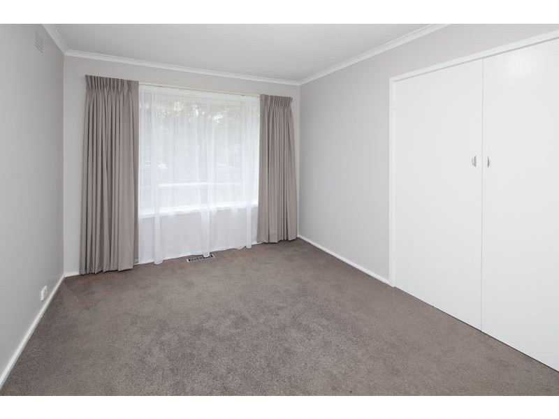 32 Croydondale Drive, Mooroolbark VIC 3138