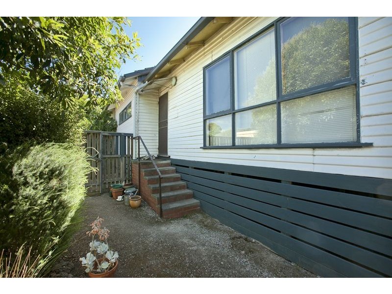 2/13 Charles Street, Ringwood East VIC 3135