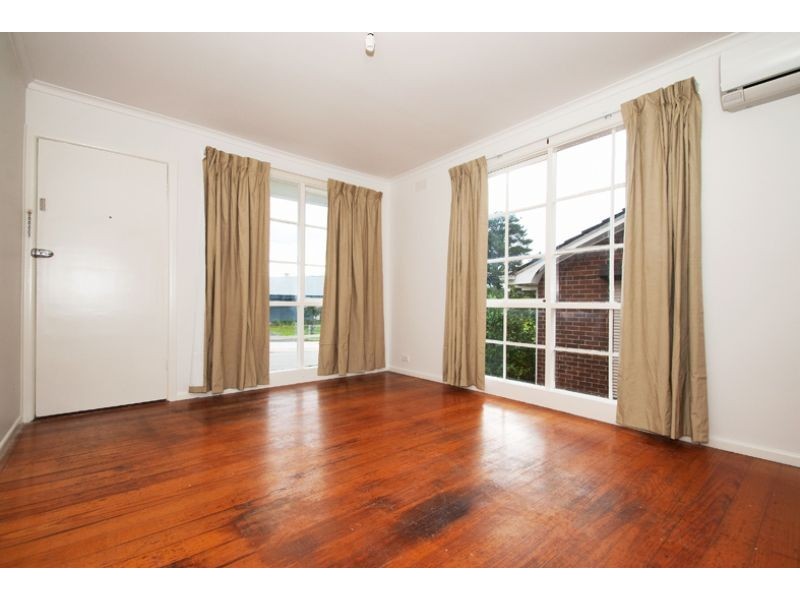 2/6 Railway Parade, Bayswater VIC 3153