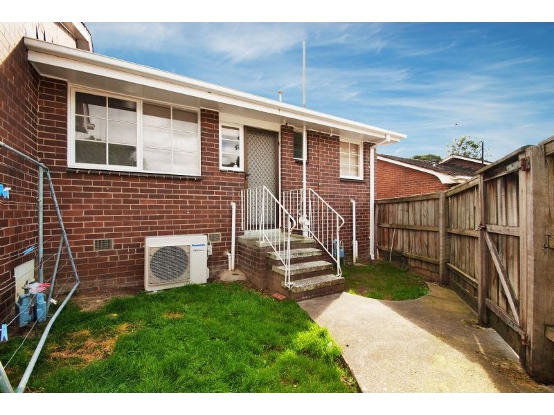 2/6 Railway Parade, Bayswater VIC 3153