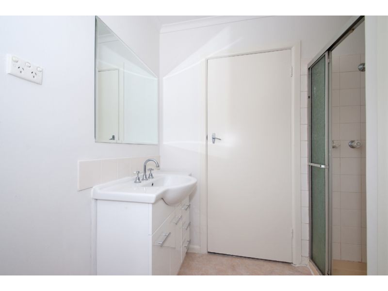 2/6 Railway Parade, Bayswater VIC 3153