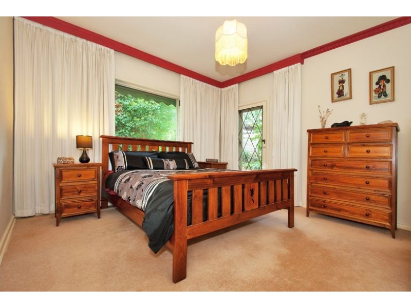 64 Greenhill Rd, Bayswater North VIC 3153