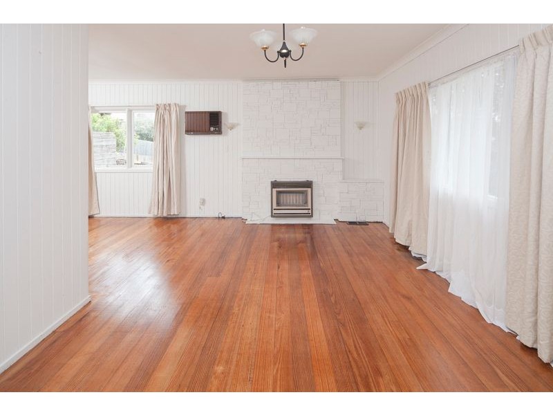 4 Edinburgh Road, Bayswater VIC 3153