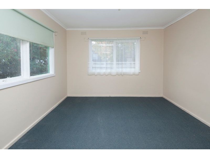 15 Mariana Avenue, Croydon South VIC 3136