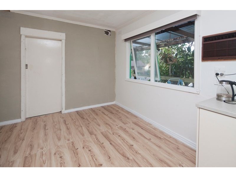 15 Mariana Avenue, Croydon South VIC 3136