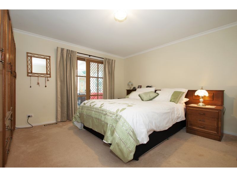 2/7 Tintern Avenue, Bayswater North VIC 3153