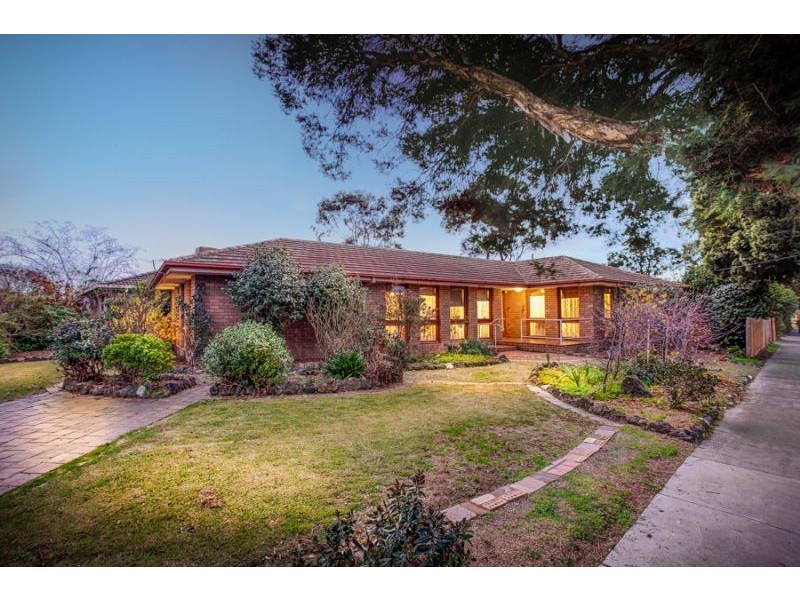 2 Winchester Drive, Bayswater North VIC 3153