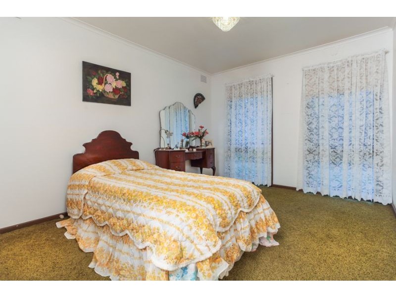 2 Winchester Drive, Bayswater North VIC 3153