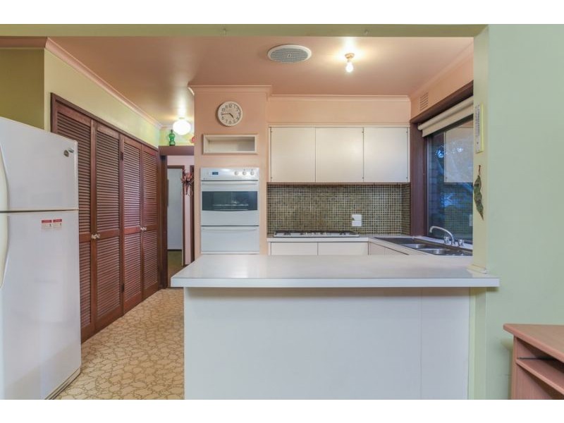 2 Winchester Drive, Bayswater North VIC 3153