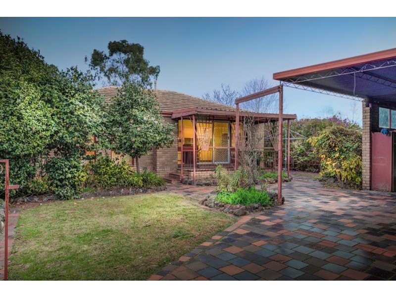 2 Winchester Drive, Bayswater North VIC 3153