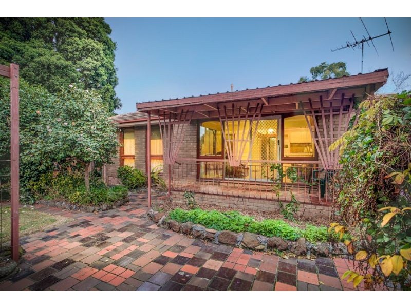 2 Winchester Drive, Bayswater North VIC 3153