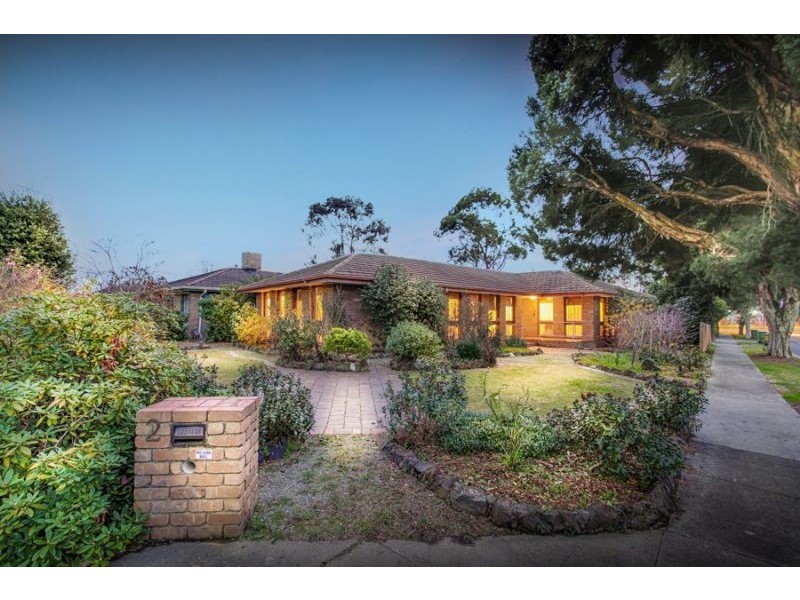 2 Winchester Drive, Bayswater North VIC 3153