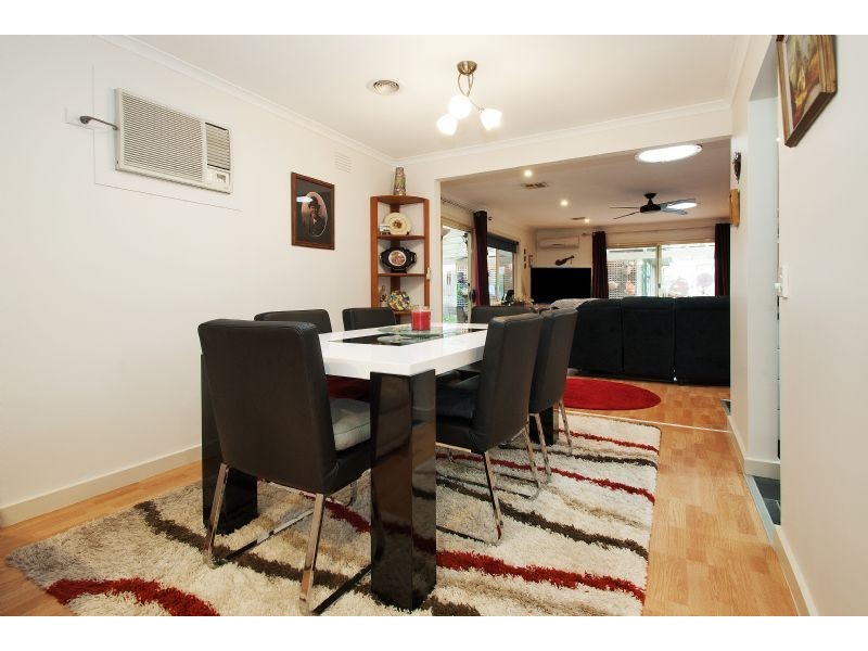 19 Falconer Crescent, Bayswater North VIC 3153