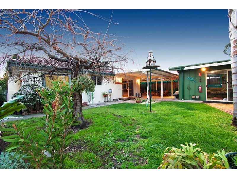 19 Falconer Crescent, Bayswater North VIC 3153