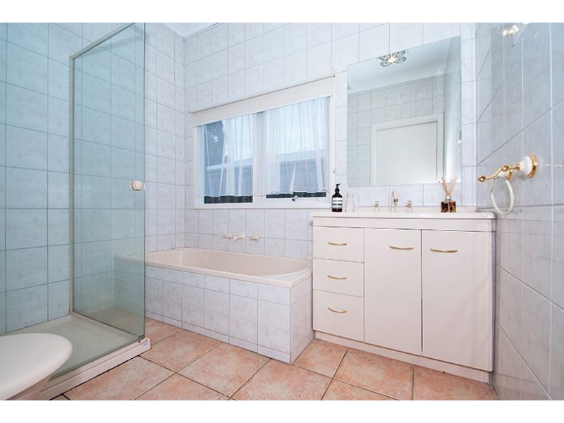 1/17 White Avenue, Bayswater North VIC 3153