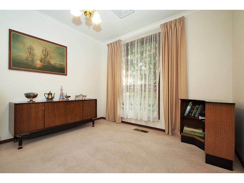 2/9-11 Elmhurst Road, Bayswater North VIC 3153