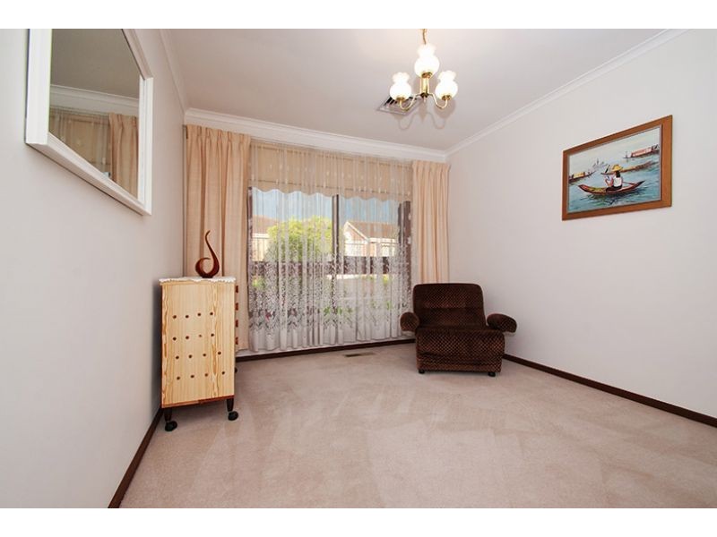 2/9-11 Elmhurst Road, Bayswater North VIC 3153