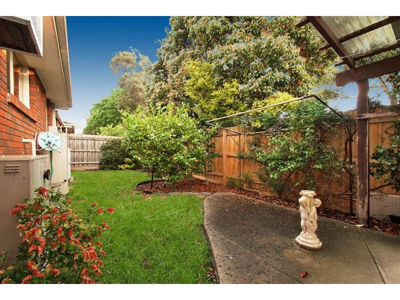 2/9-11 Elmhurst Road, Bayswater North VIC 3153