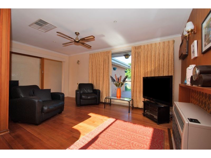 90 Scoresby Road, Bayswater VIC 3153