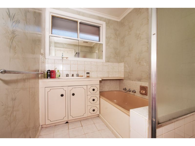 90 Scoresby Road, Bayswater VIC 3153