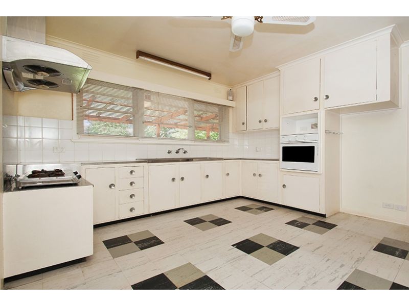 75 Barter Crescent, Forest Hill VIC 3131