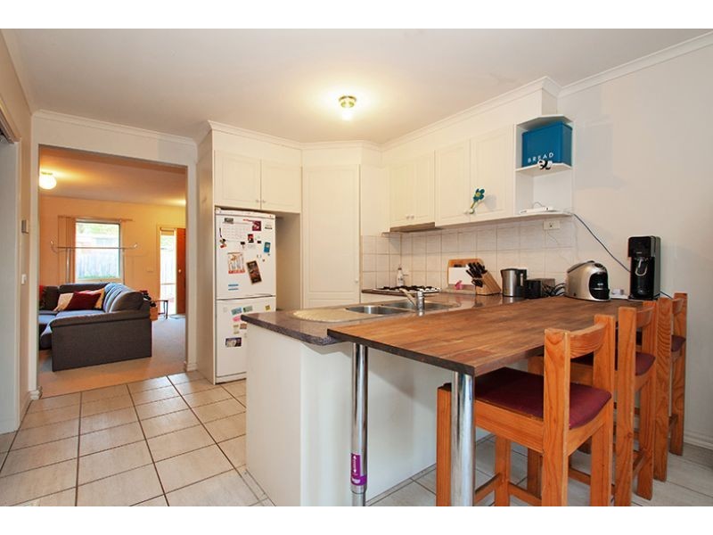 2/11 Church Street, Bayswater VIC 3153