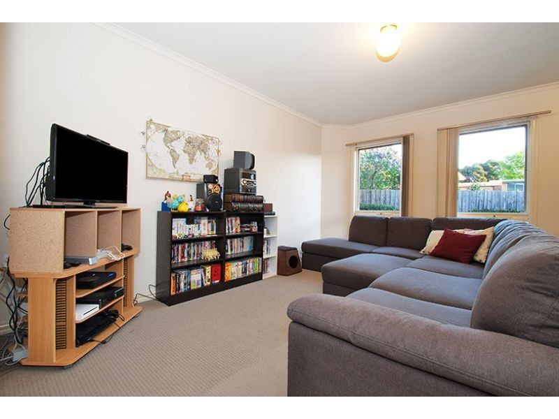 2/11 Church Street, Bayswater VIC 3153