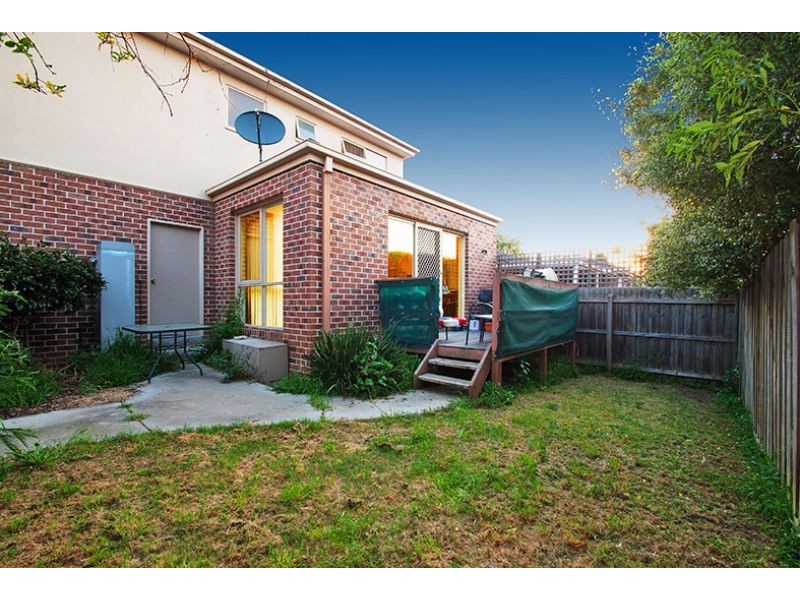 2/11 Church Street, Bayswater VIC 3153