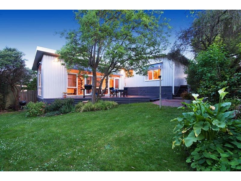 11 Bader Avenue, Nunawading VIC 3131