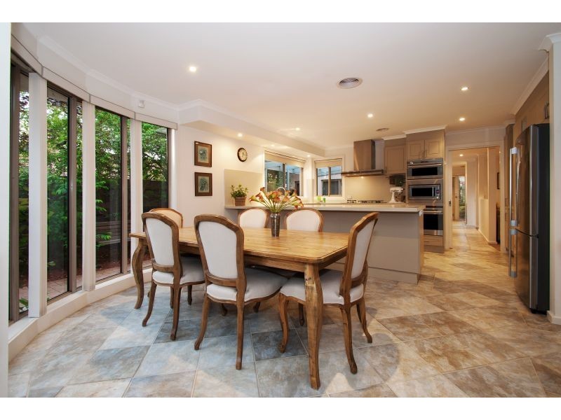 18 Patrick Court, Mitcham VIC 3132
