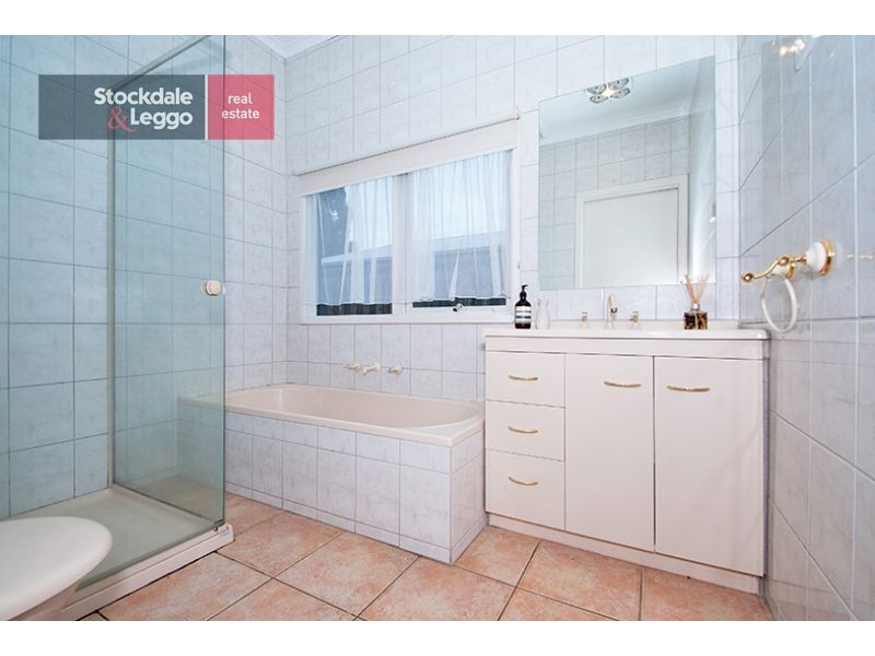 1/17 White Avenue, Bayswater North VIC 3153