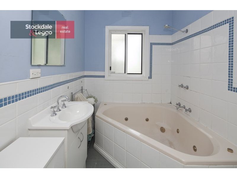 2 Peck Street, Bayswater VIC 3153