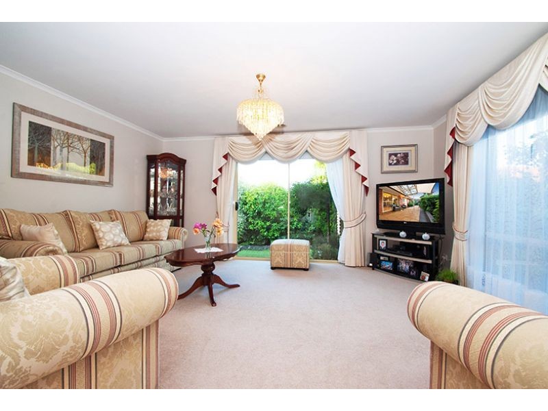 2/2 Cullis Parade, Bayswater VIC 3153