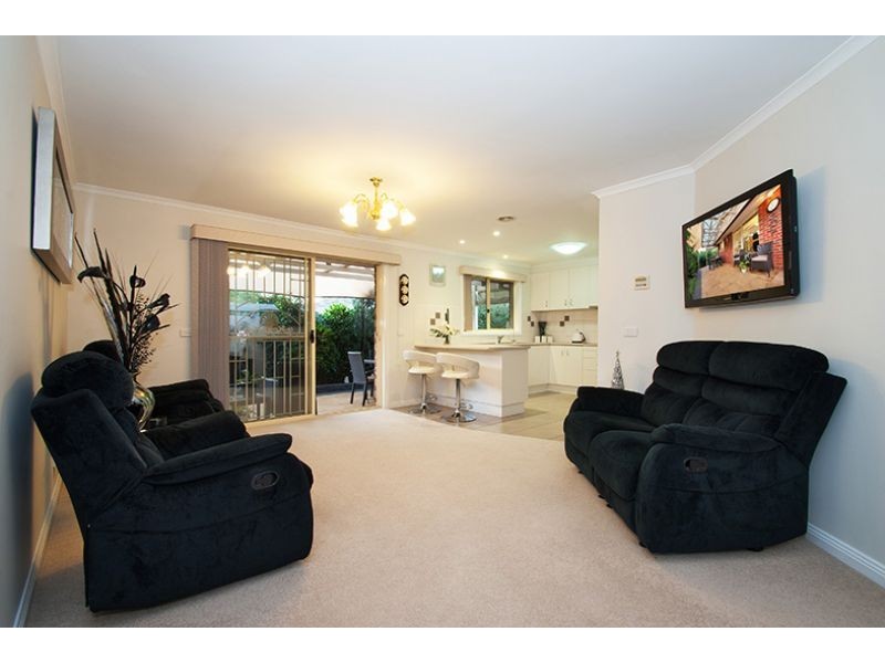 2/2 Cullis Parade, Bayswater VIC 3153