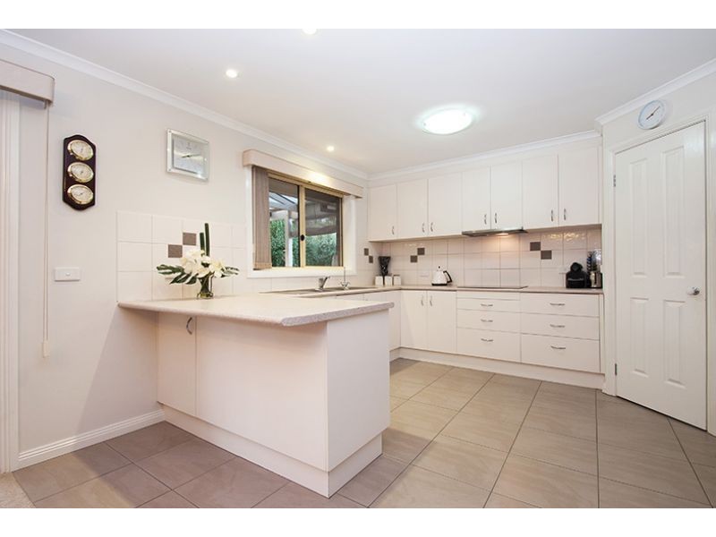 2/2 Cullis Parade, Bayswater VIC 3153