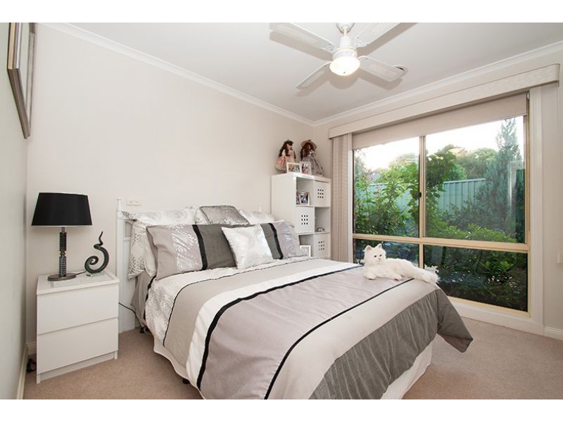 2/2 Cullis Parade, Bayswater VIC 3153