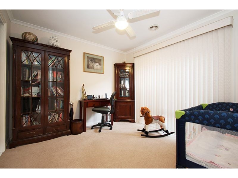 2/2 Cullis Parade, Bayswater VIC 3153