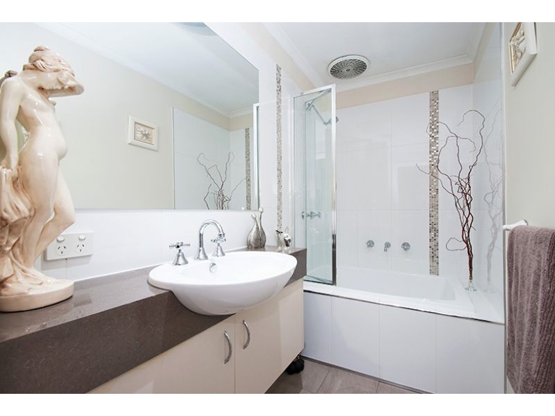 2/2 Cullis Parade, Bayswater VIC 3153