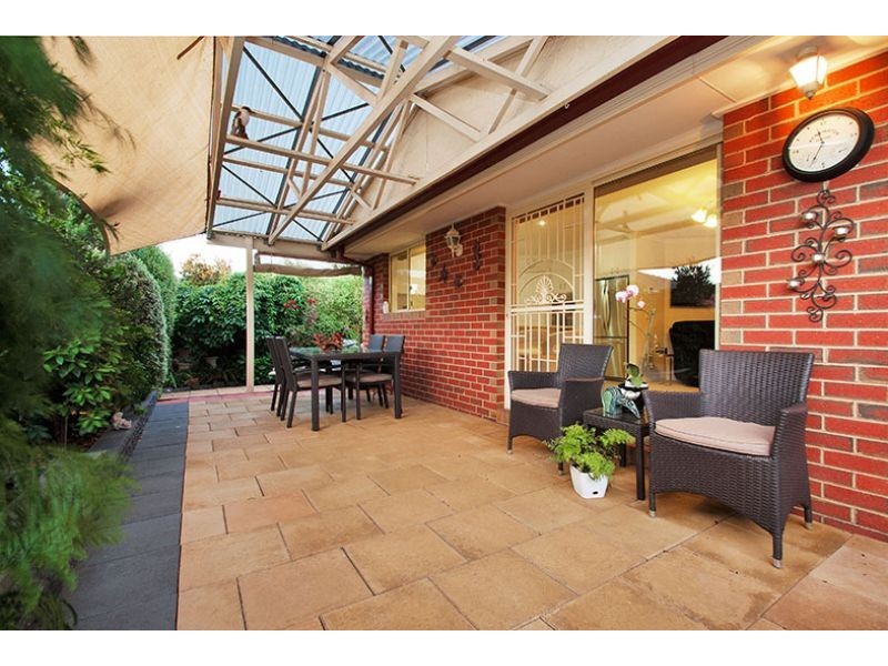 2/2 Cullis Parade, Bayswater VIC 3153