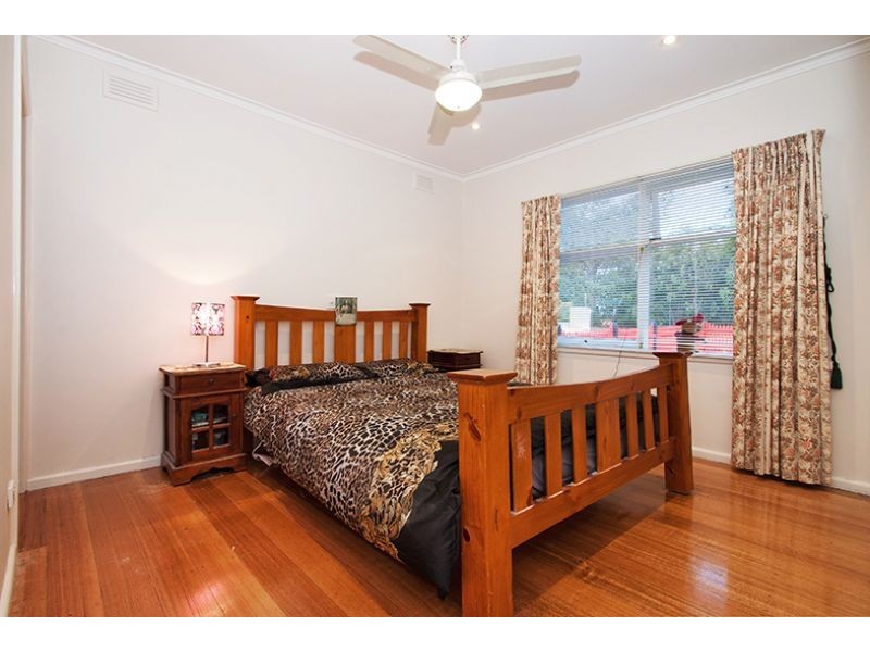 19 Old Lilydale Road, Ringwood East VIC 3135