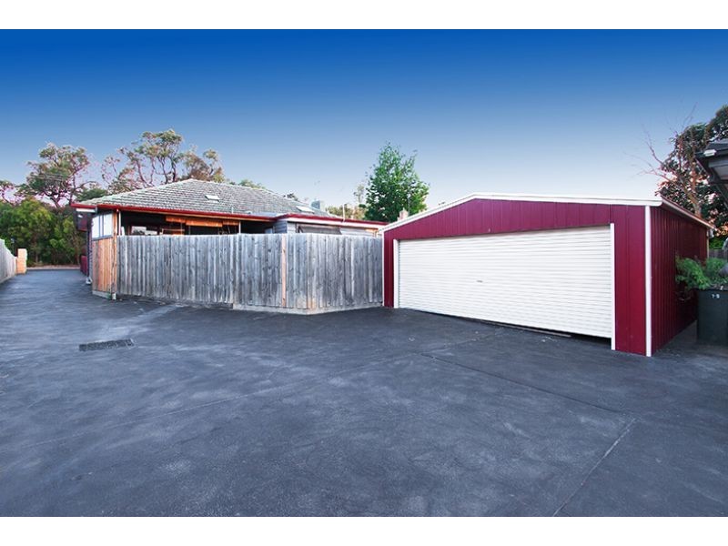 19 Old Lilydale Road, Ringwood East VIC 3135