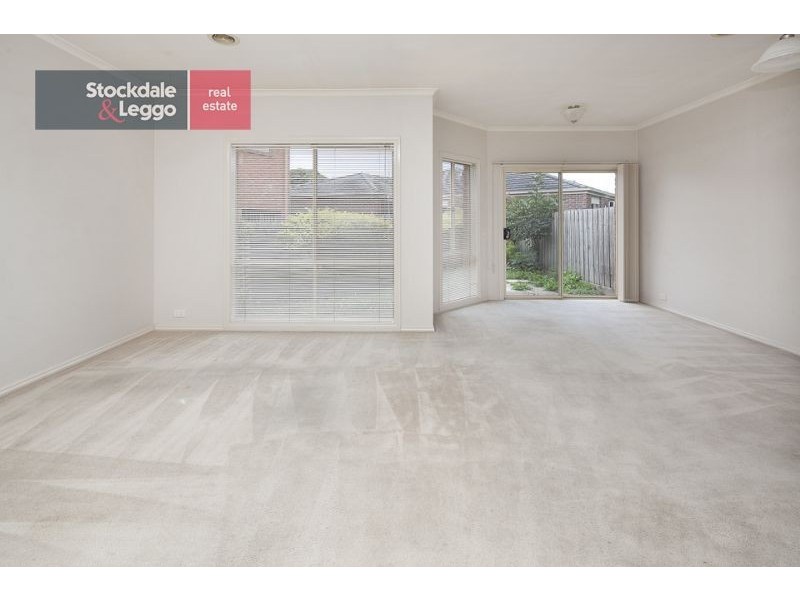 51 St Laurent Rise, Knoxfield VIC 3180
