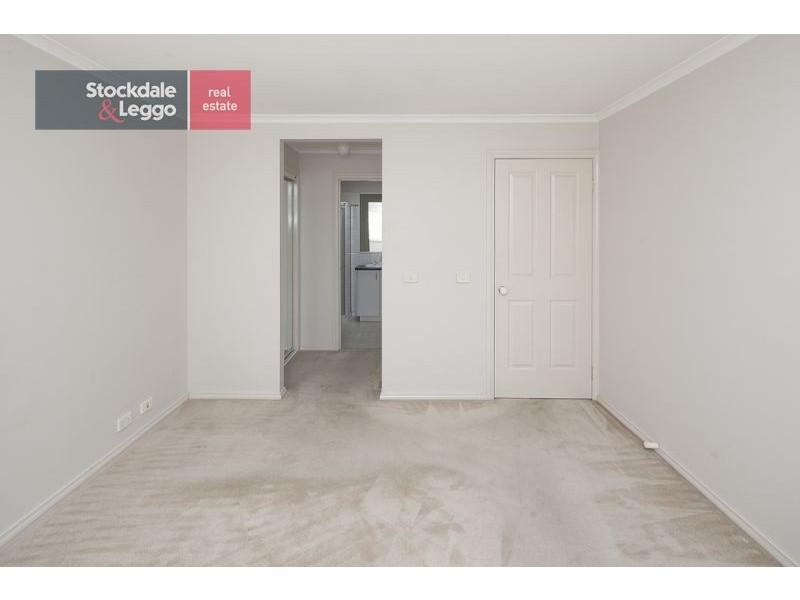 51 St Laurent Rise, Knoxfield VIC 3180
