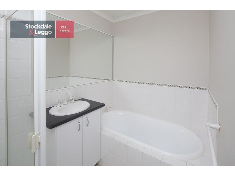 51 St Laurent Rise, Knoxfield VIC 3180