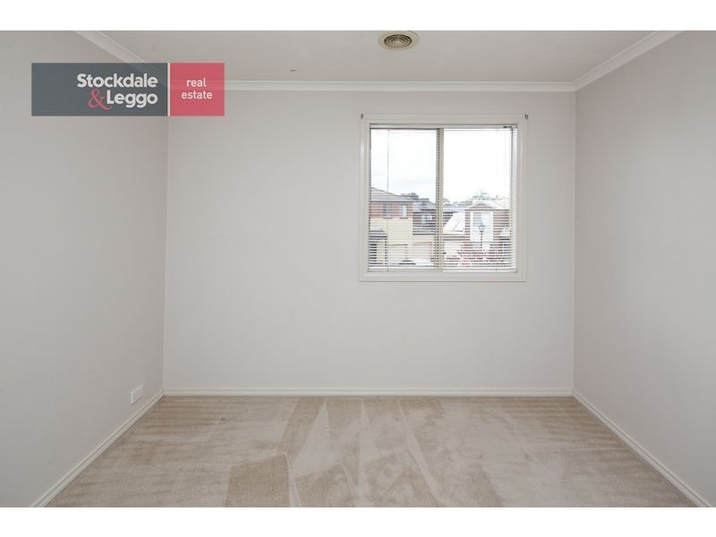 51 St Laurent Rise, Knoxfield VIC 3180