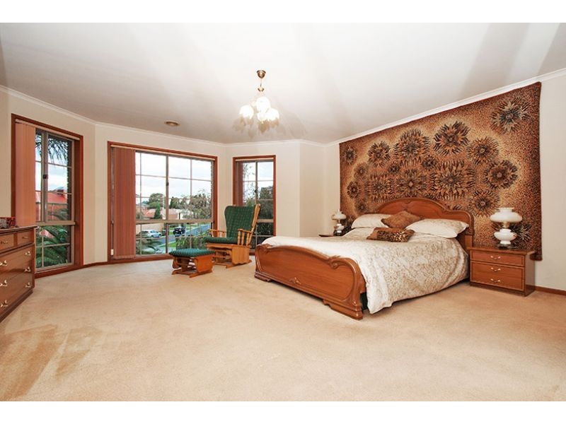 22 Kings Court, Wantirna South VIC 3152