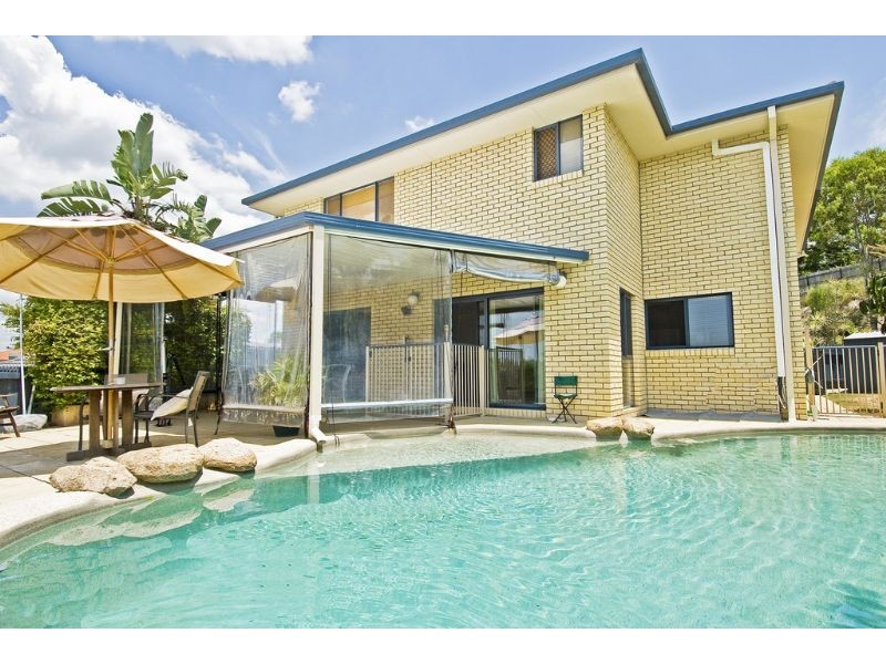 5  Barnhill Terrace, Edens Landing QLD 4207